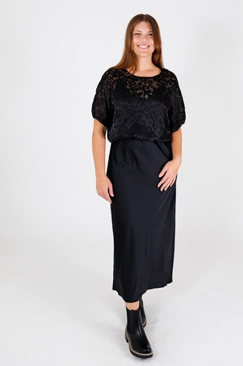 Chalk and Notch Aria Top