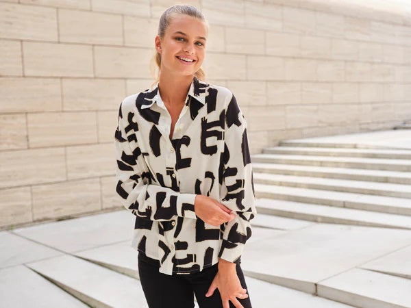 Atelier Jupe Off-white Viscose with Black Print