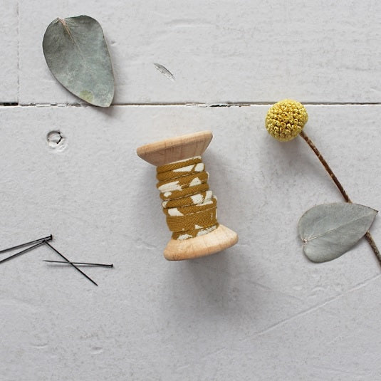 Atelier Brunette Shade Ochre piping