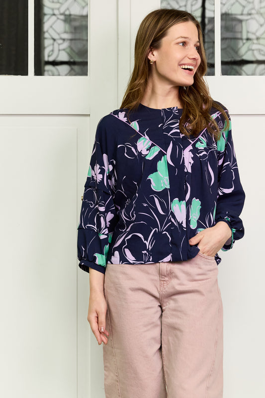 Atelier Jupe dark blue viscose with lilac and green flowers